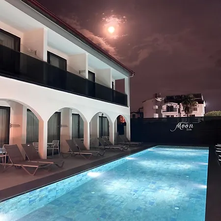 Moon Hotell *